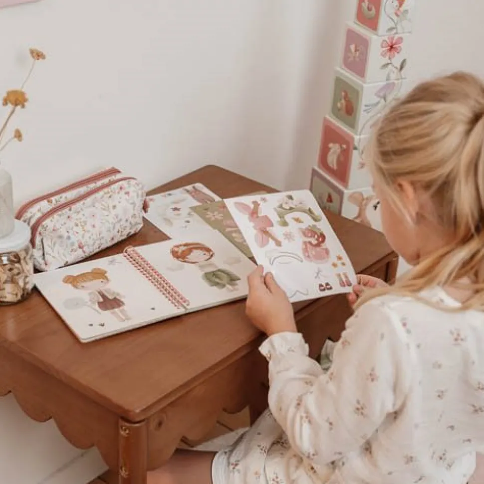 Aankleed- en stickerboek - Fairy Garden