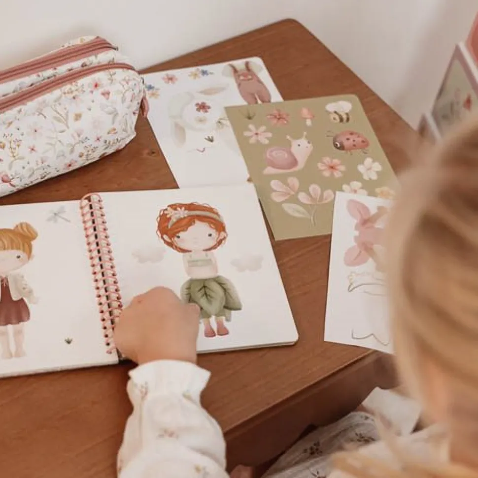 Aankleed- en stickerboek - Fairy Garden