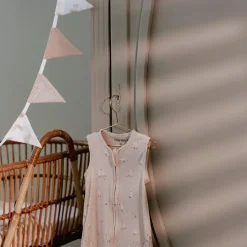 Slinger met vlaggetjes - Wit - Newborn Naturals - Baby Bunny